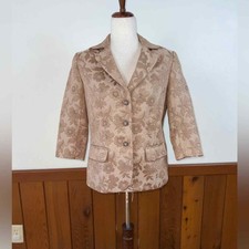 Pretty Field Manner 3/4 Sleeve Brocade Blazer!