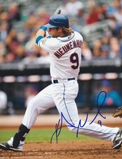 KIRK NIEUWENHUIS   NEW YORK METS  ACTION SIGNED 8x10