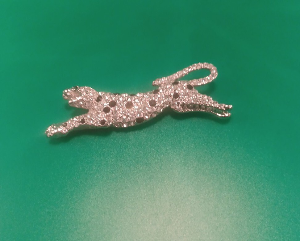 Kenneth  J lane Sparkling Leopard Brooch - image 5