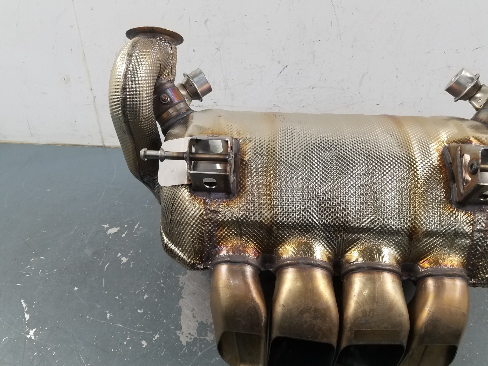 Lamborghini Aventador LP700 Exhaust Muffler Assembly #7020 B6