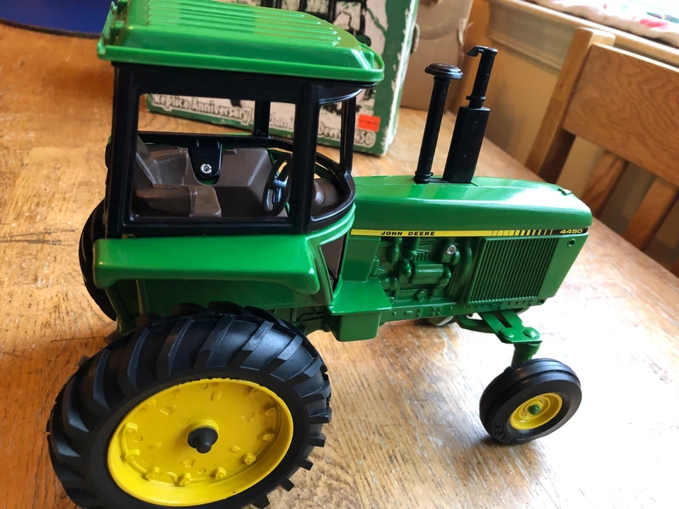Réplica John Deere 4050 15 aniversario especificaciones Edición de Ertl escala 1:16 nuevo en caja Foto 4 de 4