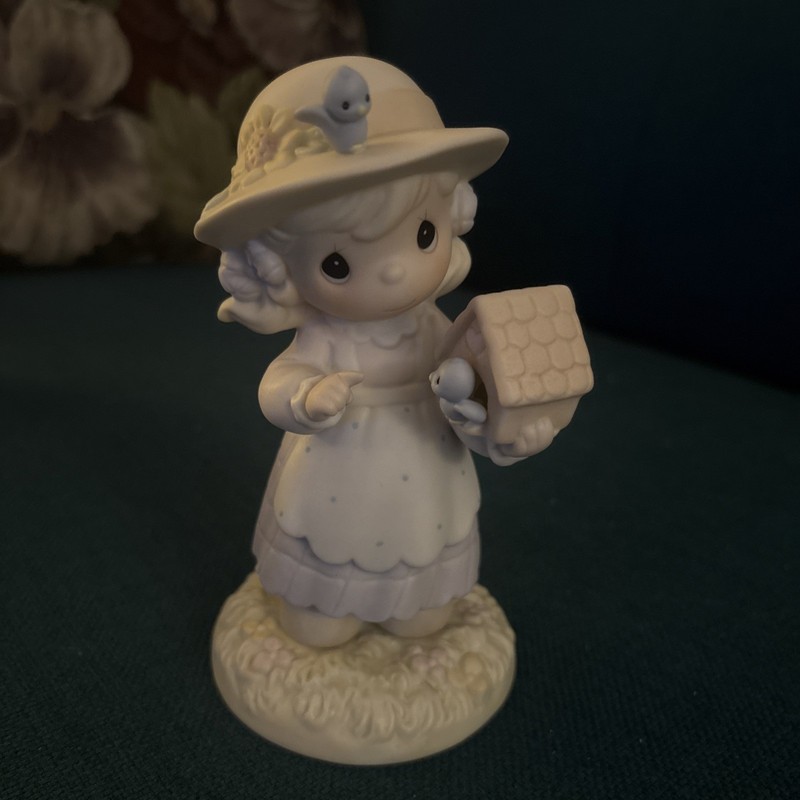 precious moments figurine “mom You Always Make Our House A Home” 325465