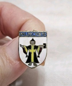 Vintage MUNCHEN Munich Germany Souvenir Pin FREE US SHIPPING Collectible 