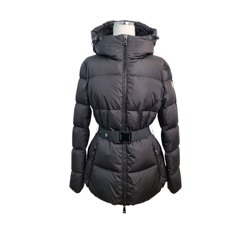 Moncler Women's Short Down Padding Black B1229K361 152199947