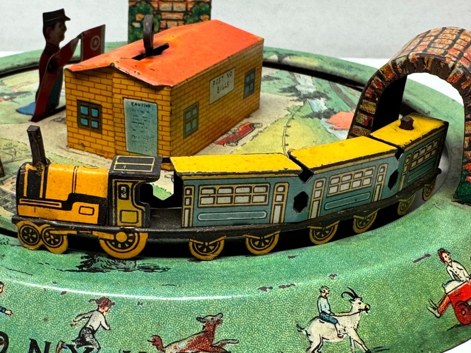 Honeymoon Express Windup Train Set w/ Flag Man 1920's Vintage Louis ...