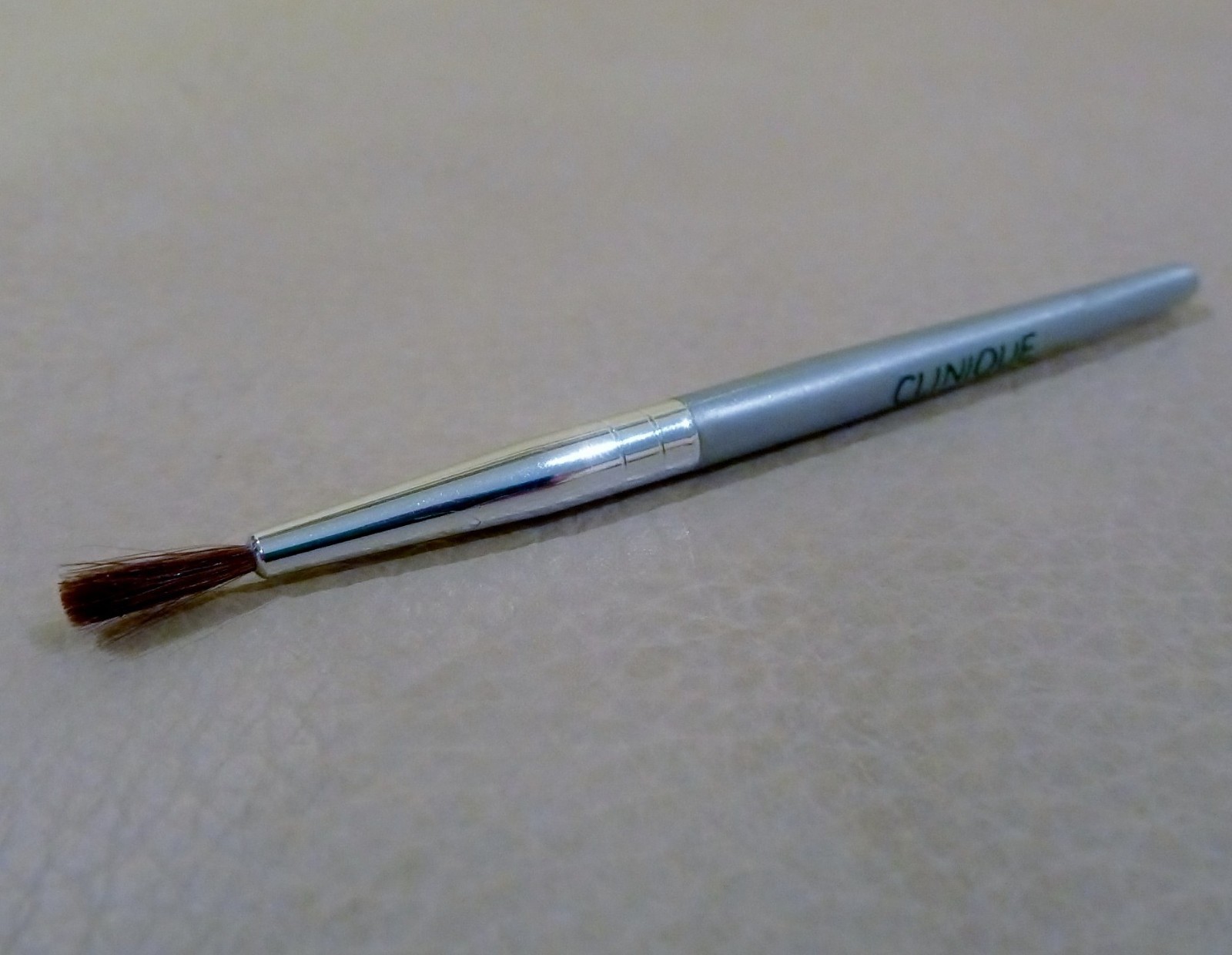 CLINIQUE Eyeliner Brush Travel Size Brand NEW EBay Clinique Eyeliner Brush Travel Size Brand New Ebay