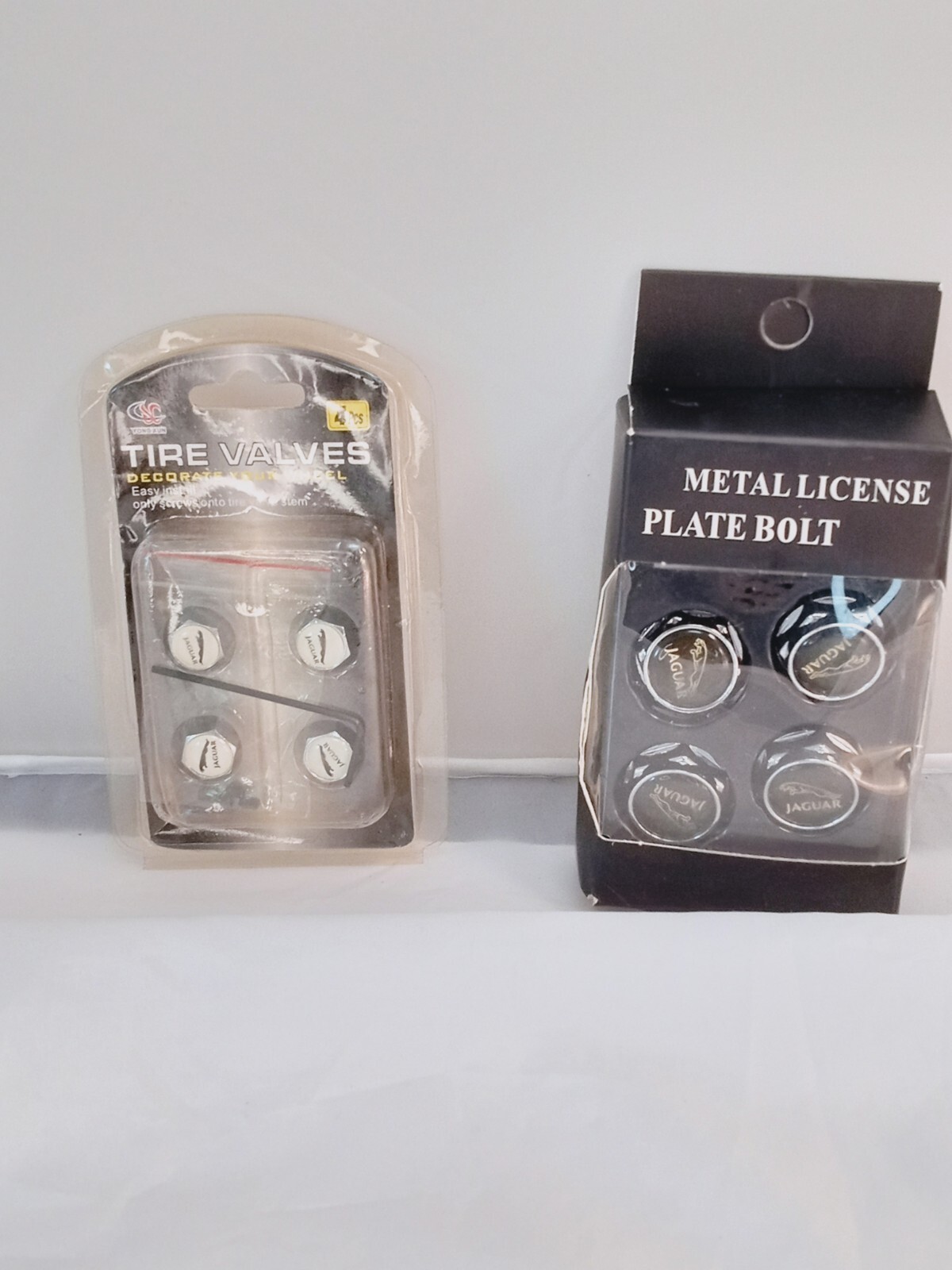 4x Jaguar Logo Wheel Tire Valves Metal Dust Caps Screw Nut & License Plate Bolt