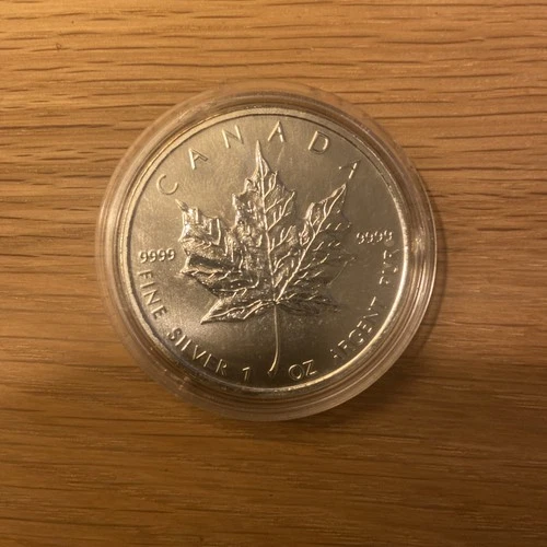 1oz 2011 Maple Leaf 9999 Silver Coin 8
