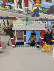 Retired and Complete Set: 3 in 1 LEGO CREATOR: Bike Shop & Cafe (31026)