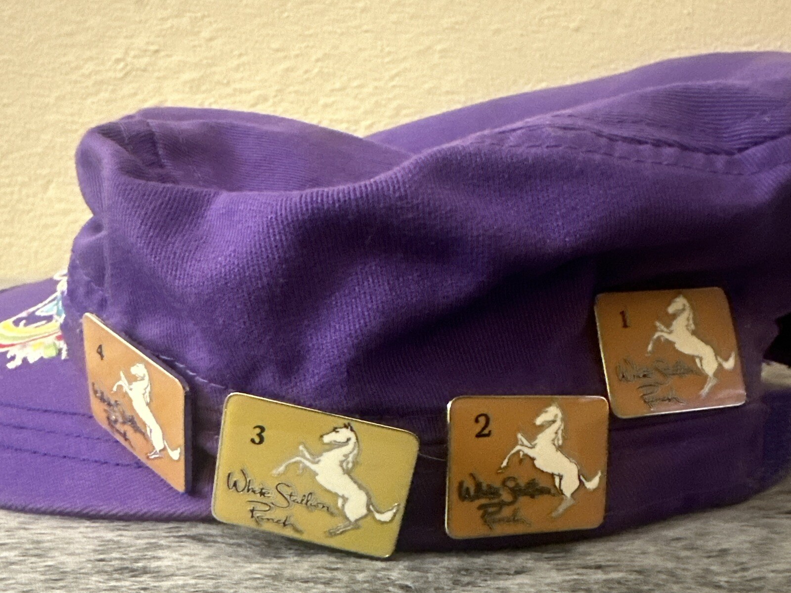 Cappello pony bianco Stallion Ranch spille da bavero 1 4 gioventù