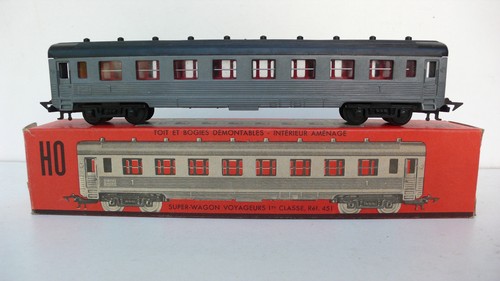 Jouef-Lot de 8 voitures et wagons, état d'usage , Vente aux enchères