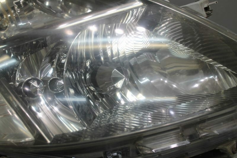 OEM Toyota Isis Platana ZNM10 ZGM10 ANM10 HID Headlights Lamps LH