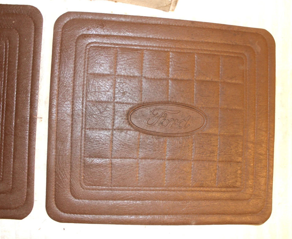 Ford Crown Victoria LTD II Elite Thunderbird 1979 alfombrillas traseras de sillín nuevas Foto 3 de 4