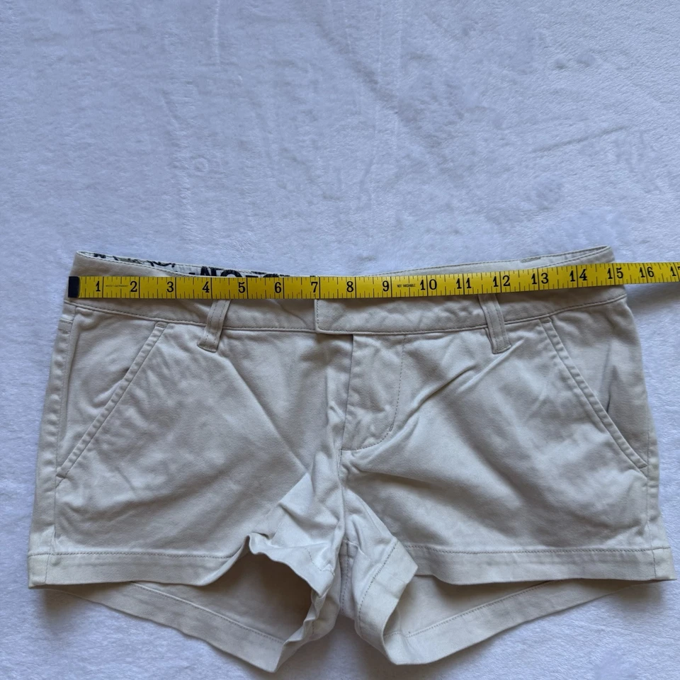 Pantalones Cortos Volcom 3 Tiro Bajo Beige Años 2000 Micro Calientes Patinador Bolsillos Cinturón Marfil Foto 3 de 4