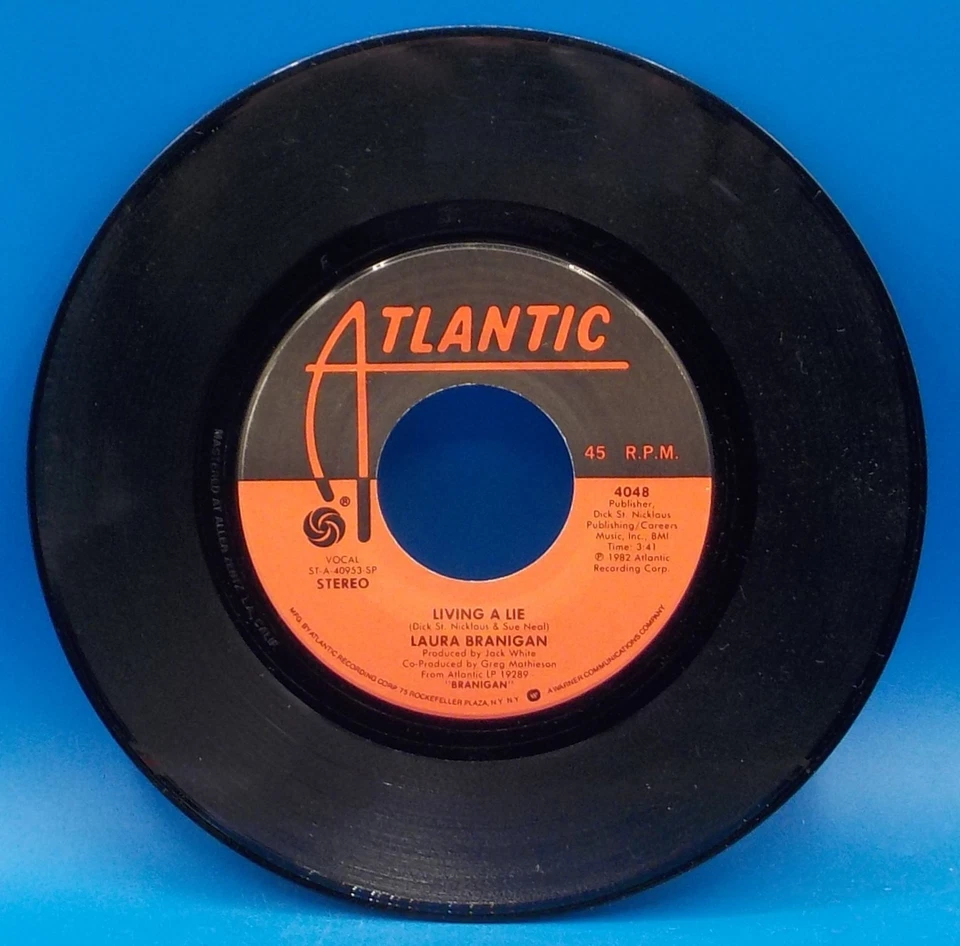 Laura Branigan 45 Gloria / Living A Lie E18 - Image 2 of 2