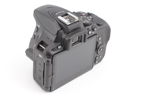 2132 shots【Top MINT IN BOX 】Nikon D5500 24.2MP Digital SLR w/ 18-55mm VRII JAPAN - Picture 10 of 13
