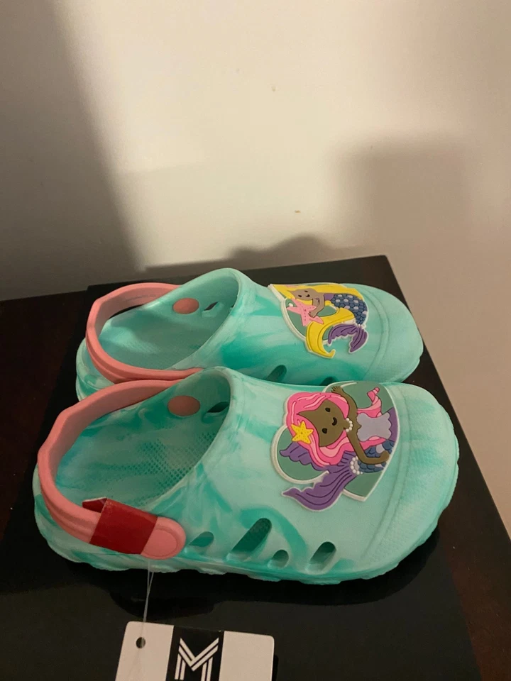 NUEVAS SANDALIAS ZUECO MARCA MIEMBRO TALLA 10 NIÑA PEQUEÑA Foto 2 de 4
