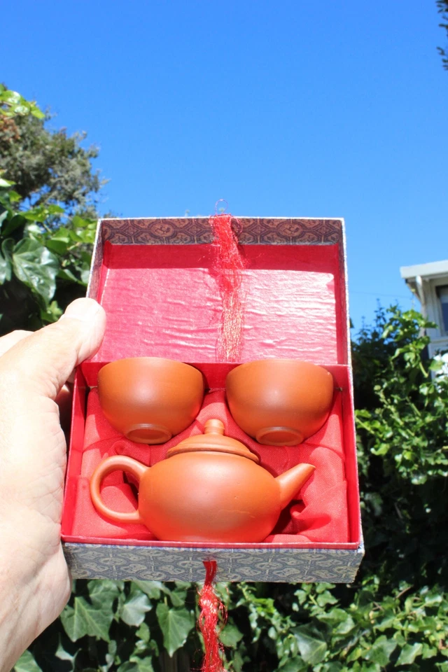 Traveling Tea Yixing Zisha Redware Clay 3 Piece Tea Set with Storage Box - Image 2 of 4