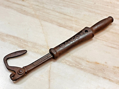 Vintage Old Bahco 38 Nail Puller Cast Iron Carpentry Tool Made In Sweden