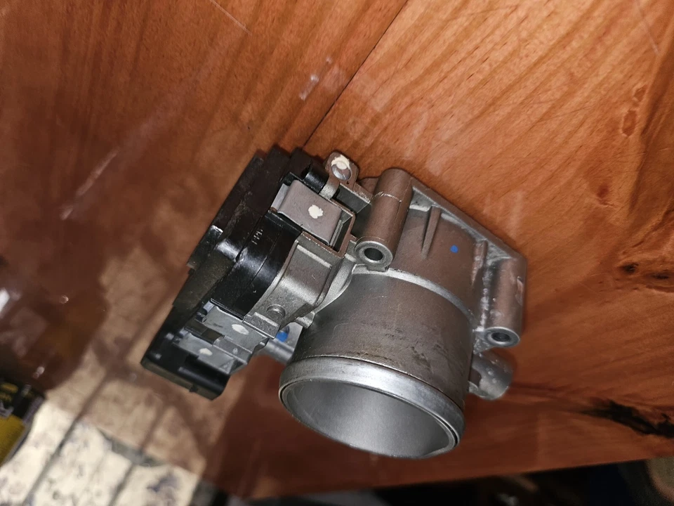 Cuerpo del acelerador de inyección de combustible OEM 55254306 55223625 apto para Fiat Palio Punto Argo Foto 3 de 4