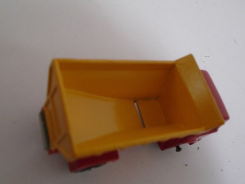 MATCHBOX #70B-3 FORD GRIT SPREADER TRUCK. RESTORED/MODIFIED. RARE DARK YELLOW.NM - Picture 8 of 10