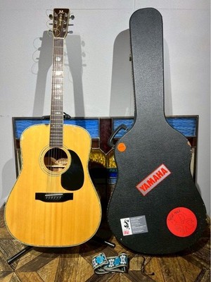 Morris Morris W-40 acoustic guitar with hard case