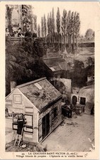 41 LA CHAUSSEE SAINT VICTOR - village blesois de poupees.