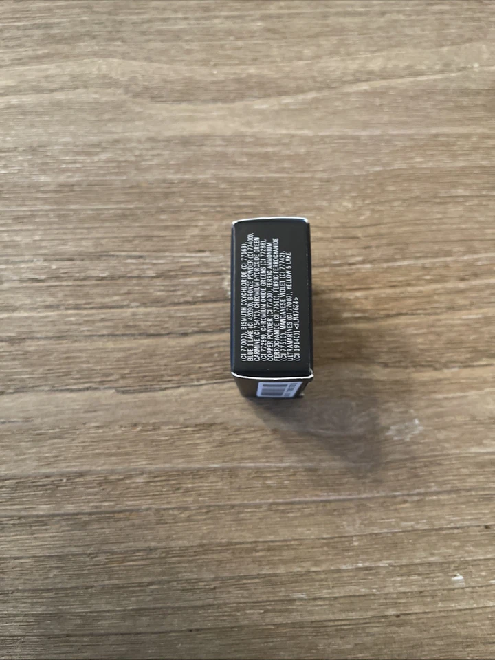 Sombra de ojos mate suave MAC Powder Kiss MADURA 0,05 oz nueva en caja Foto 3 de 4