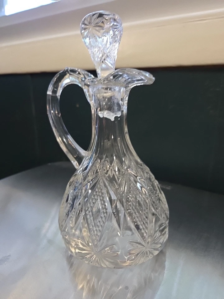 Hermosa jarra de vidrio vintage de corte cristalino con tapón vinagre de aceite 7" Foto 3 de 4