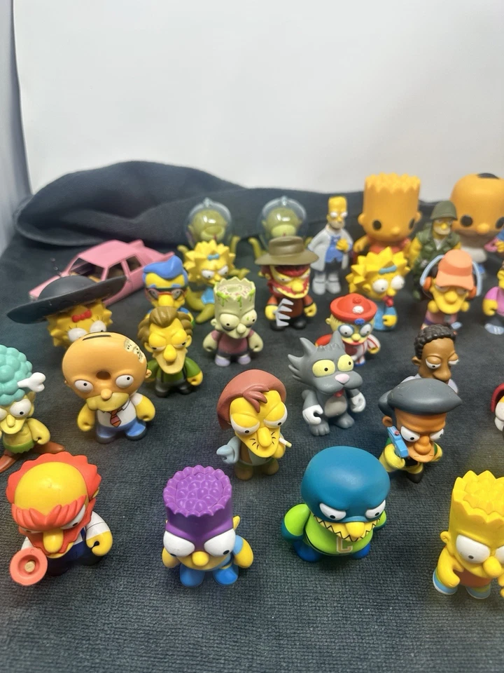 Gran Lote de Figuras de Los Simpson Kidrobot Playmates y Funko Foto 4 de 4
