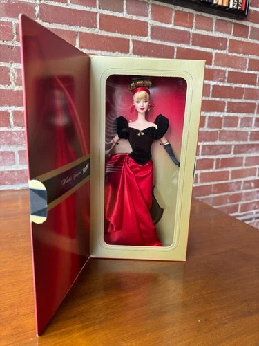 Winter Splendor Barbie Vintage 1998 Avon Collector Edition