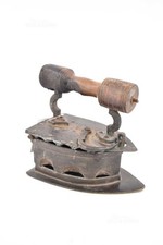 Antique Iron With Wooden Handle 26X17X23 Cm