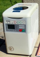 ZOJIRUSHI BBCC-S15A HOME BAKERY BREAD MACHINE...