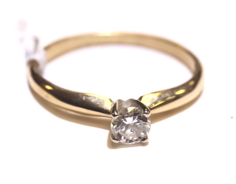 14k yellow gold .28ct SI2 H round diamond solitaire diamond engagement ring 1.1g