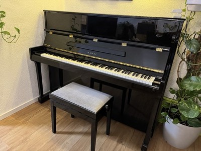 Kawai CS-18 Klavier   Schwarz Hochglanz   Sehr gepflegt   inkl. Bank