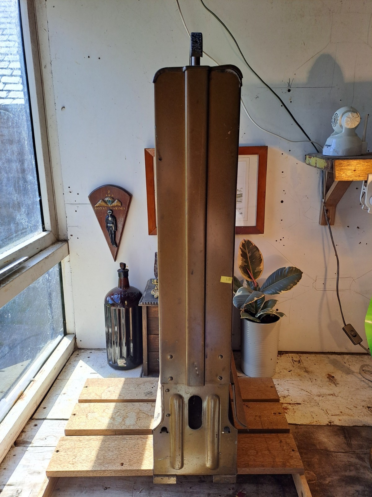 Picture 2 of 9