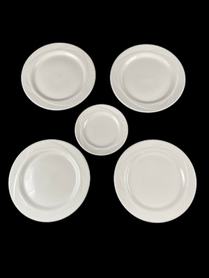 Lot of 4 World Tableware End-6 9'' Dinner Plates & 1 Salad Plate Ceramic