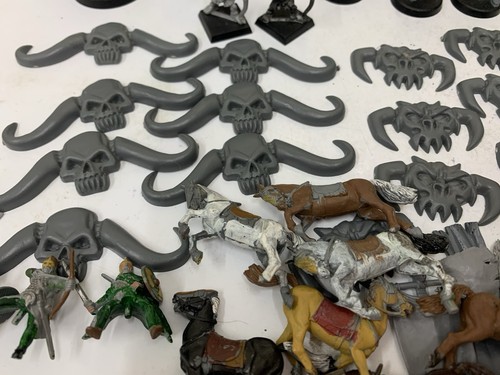 GAMES WORKSHOP WARHAMMER 40K LOT x 20 PLASTIC FIGURES AND SPARE PARTS - Picture 7 of 7