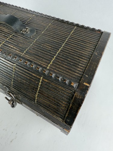 Vintage Wicker Pencil Reed Chest Brass Latches Leather Straps 16.5” x 9” x 7” - Picture 13 of 13