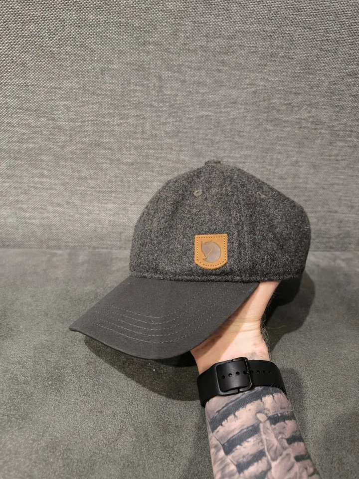 Men's (S/M) Fjallraven Greenland Wool Hiking Cap Premium Outdoor Clothing - Image 2 of 4