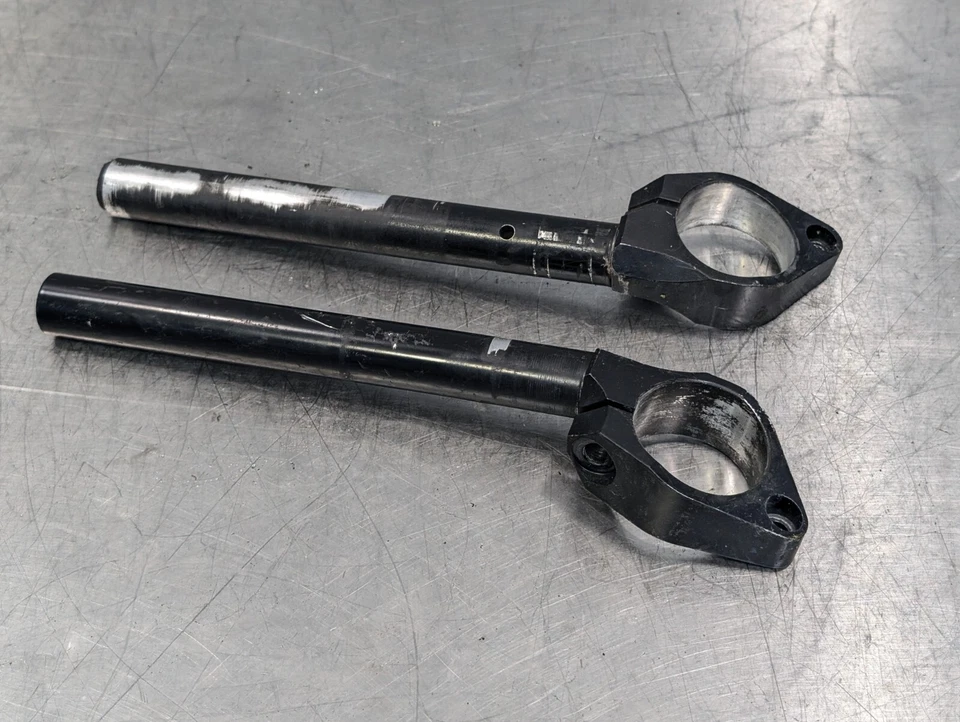 2001-2002 Yamaha YZF R6 OEM conjunto de barra de guidão esquerda direita clipe final no punho do guidão - Imagem 3 de 4