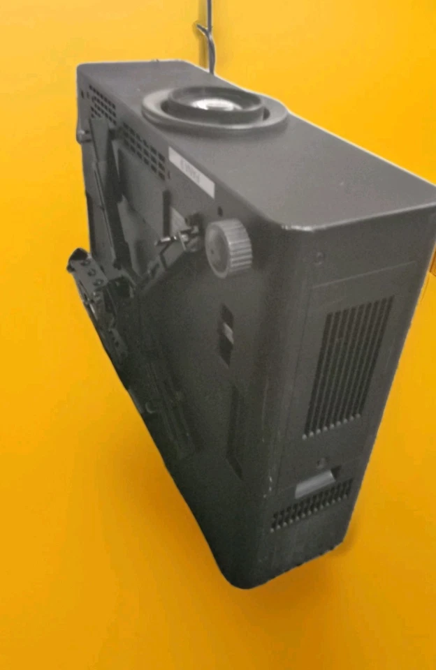 Panasonic DZ6710 projector 6000 lum, laser/phosphor hybrid lamps last 20000 hrs - Image 2 of 4