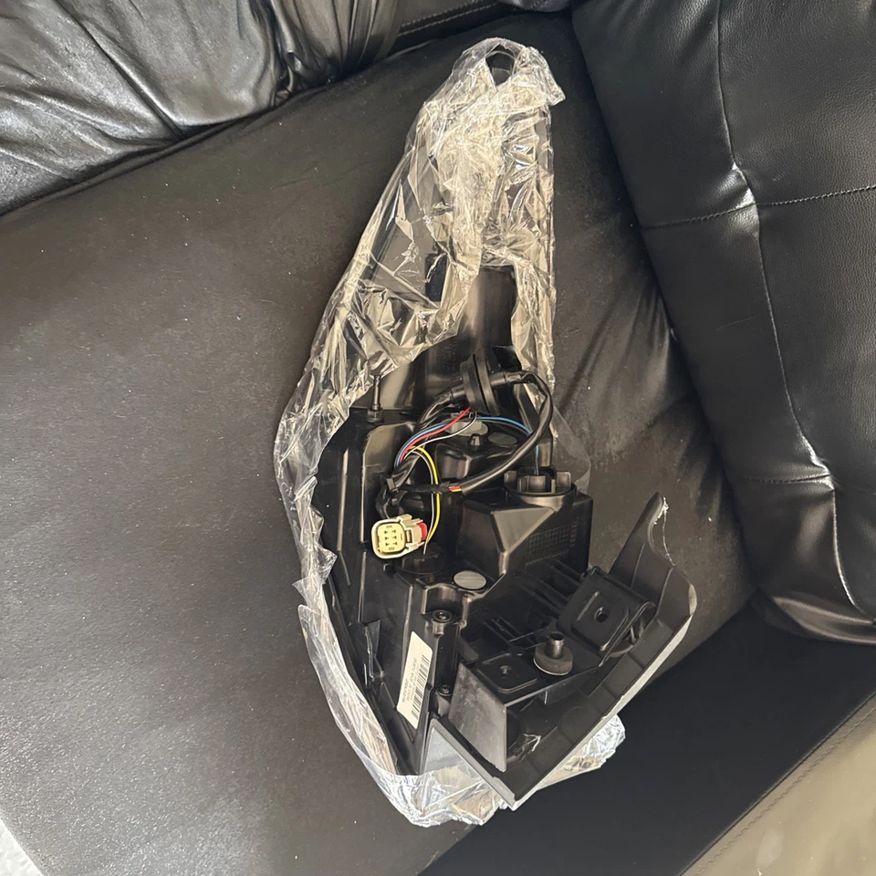 Luz trasera halógena para Chevy Trailblazer 2021-2025 L/LS/LT freno lateral pasajero Foto 3 de 4