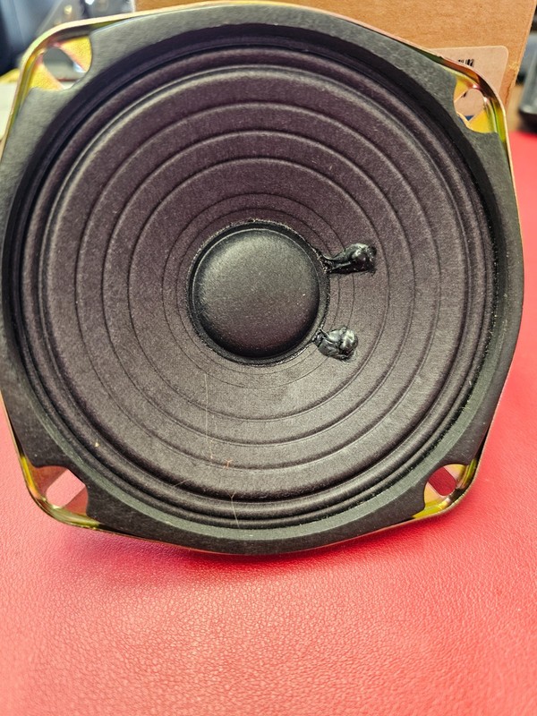 Motorola Speaker - Model 5084561B08  NEW IN BOX
