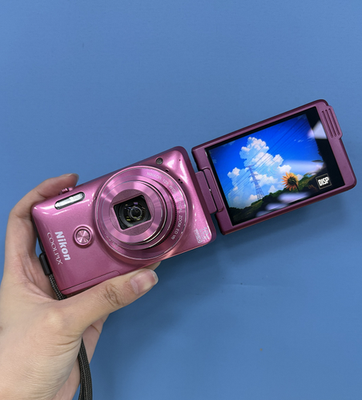 Nikon COOLPIX S6900 16.0MP 12x Optical Zoom Digital Camera Touch
