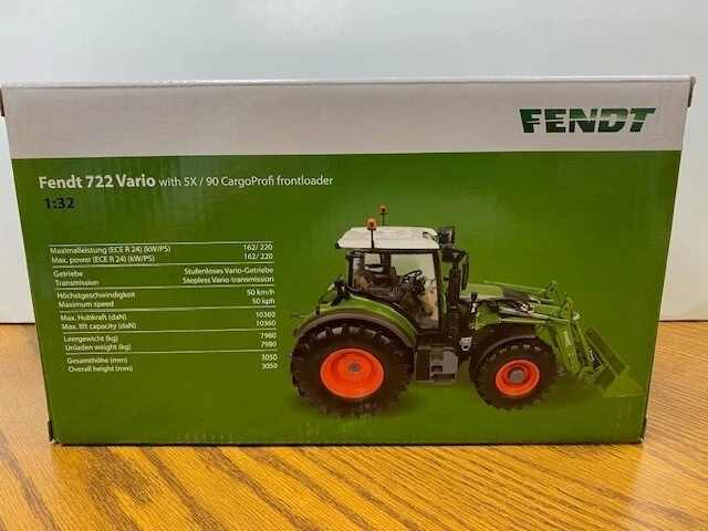New FENDT 722 Vario Tractor with Loader Scale Model.  1:32 Scale USK Scalemodels - Image 4 of 4