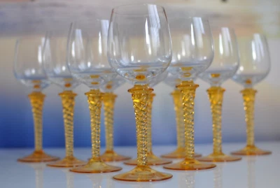 Alte Weingläser Weinrömer Römer Stengel Gläser Bernstein Wabenstiel Gelb Vintage - Bild 1 von 4