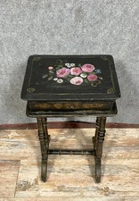 Splendida lavoratrice in legno annerito con decorazione floreale e doratura...