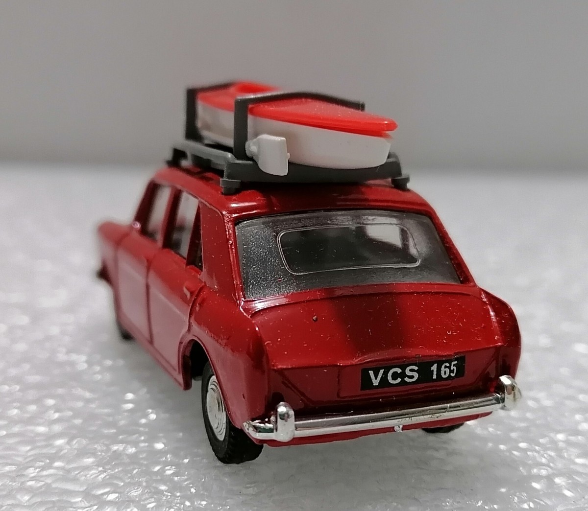 MORRIS 1100 with Canoe - Vintage Spot-on 274 , Made in N. Ireland