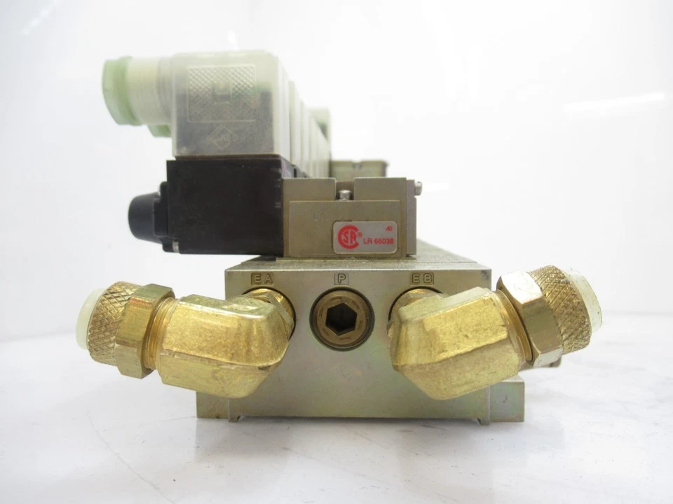 LOT of 8 Numatics 031SA4002 NF Series Poppet Valves, 2-Position 3-Way (USED - Image 3 of 4